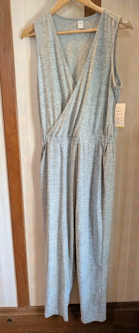 NWT Old Navy Breathe Jumpsuit Jumper Women's Medium Gray Pants